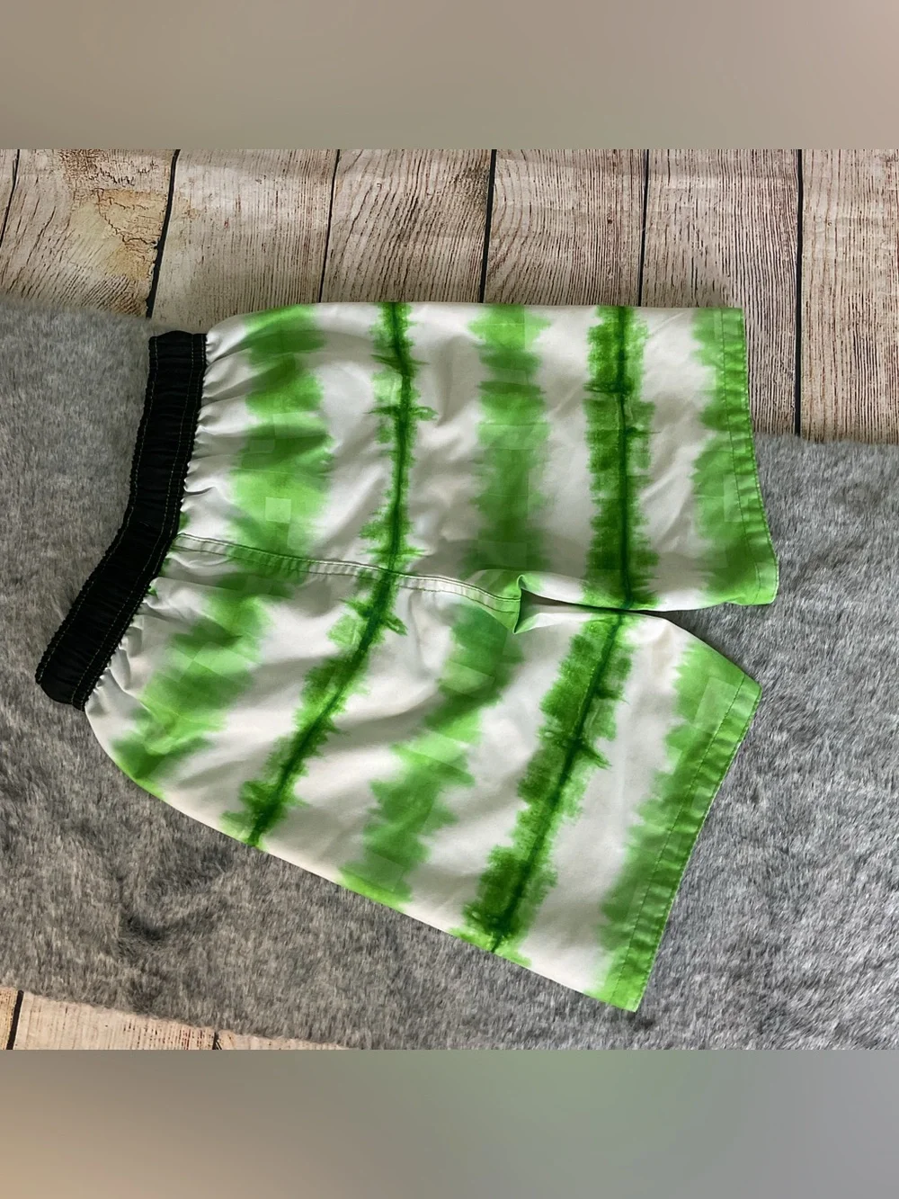 Minecraft Green Tie-Dye Creeper Kids' Swim Trunks Size 8